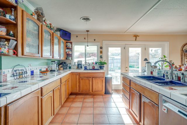 205 W Ridge Road, Weatherford, TX 76086