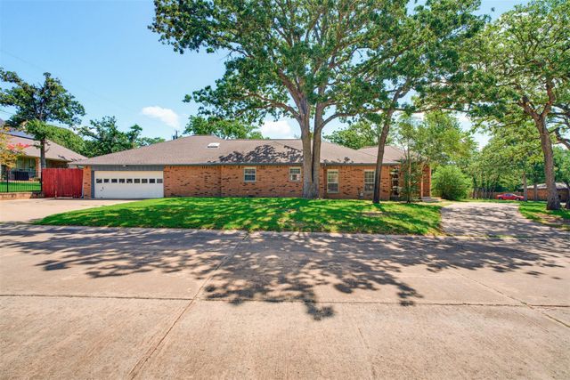 1802 Sager RD, Rockdale, TX 76567