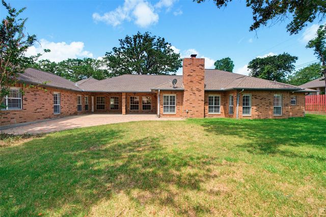 1802 Sager RD, Rockdale, TX 76567