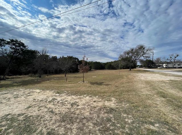 111 Hillview LN, Burnet, TX 78611