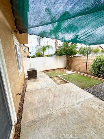 209 Avenida San Miguel, Perris, CA 92571