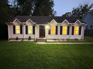 810 Summer Hill Ln, La Vergne, TN 37086