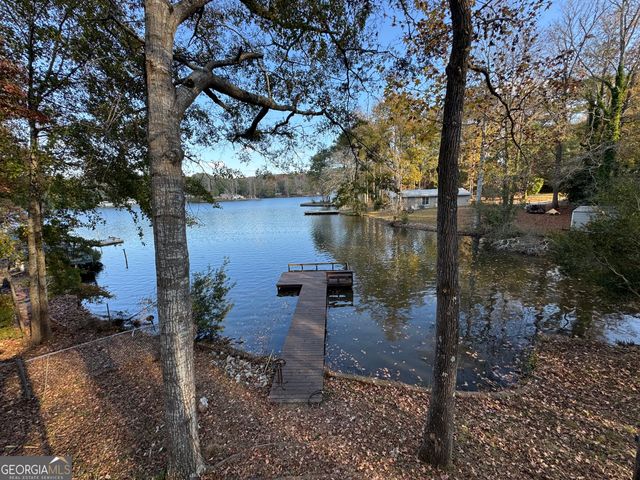 215 Poplar Circle, West Point, GA 31833