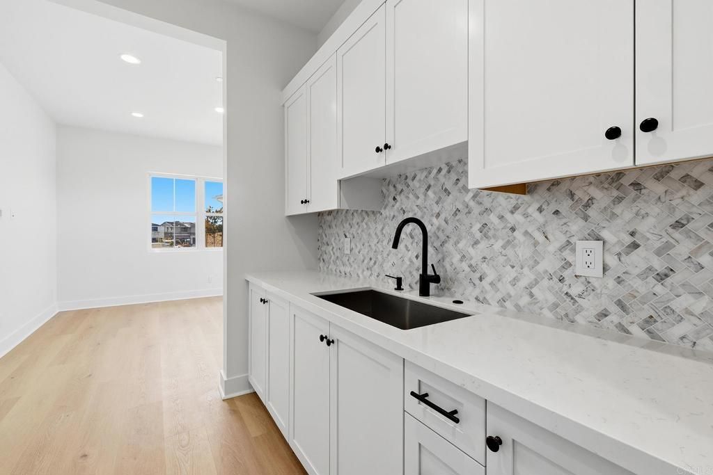 Image 35 of property listing at 2057 Verne View, Carlsbad, CA 92008