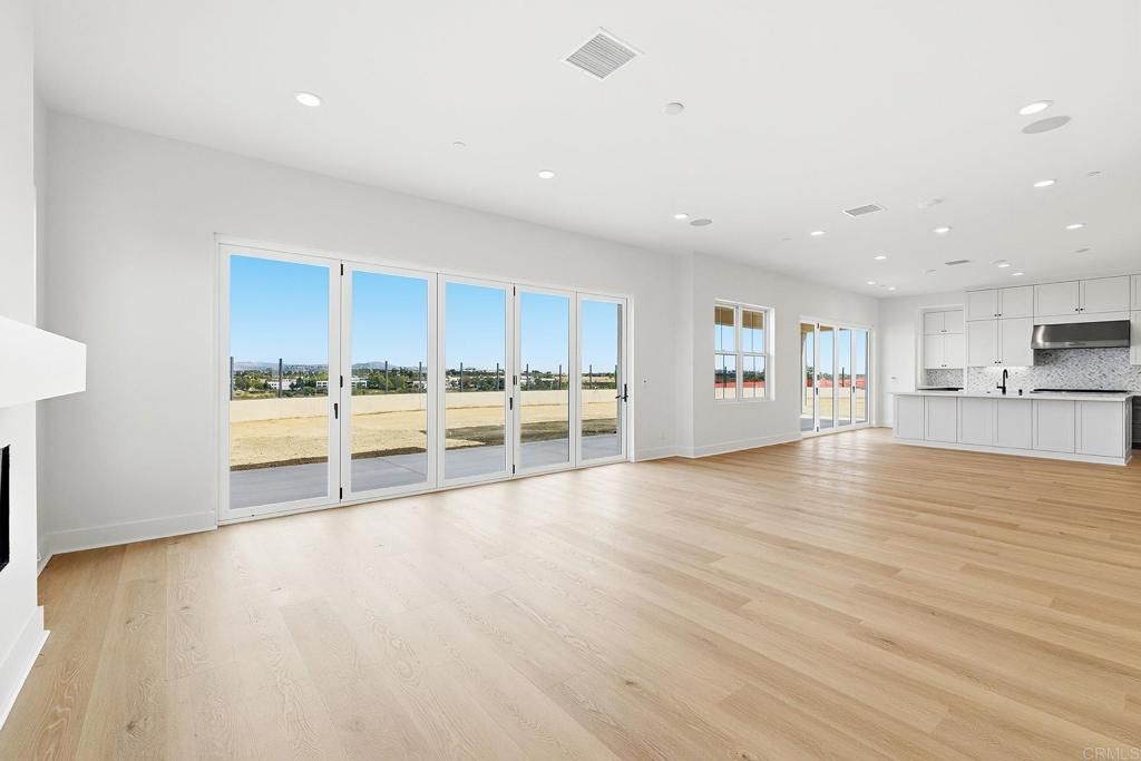 Image 5 of property listing at 2057 Verne View, Carlsbad, CA 92008
