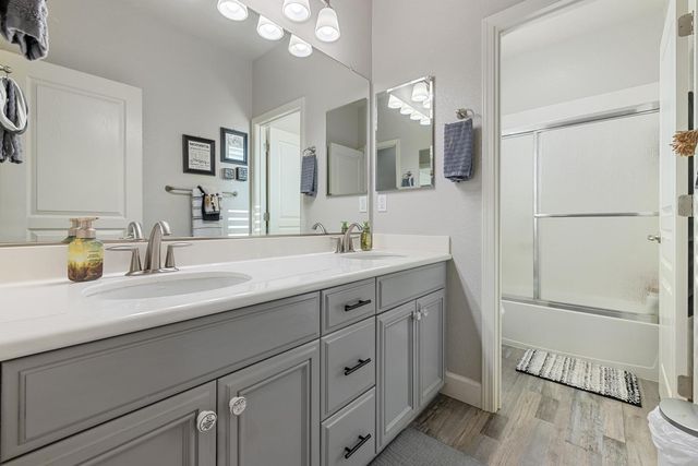 2908 Westport Cir, Oakdale, CA 95361