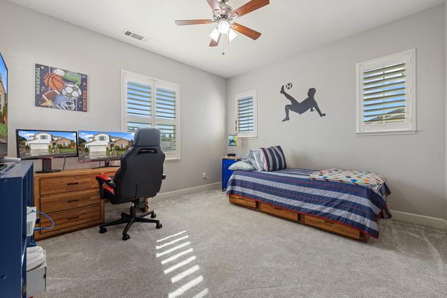 2908 Westport Cir, Oakdale, CA 95361