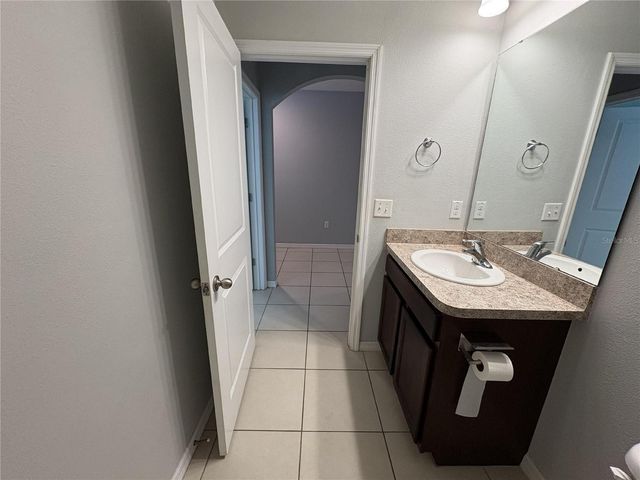 8216 BILSTON VILLAGE LANE, Gibsonton, FL 33534