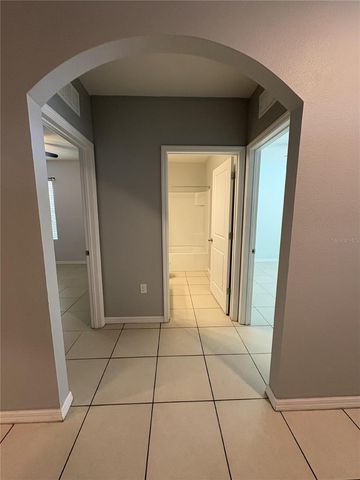 8216 BILSTON VILLAGE LANE, Gibsonton, FL 33534