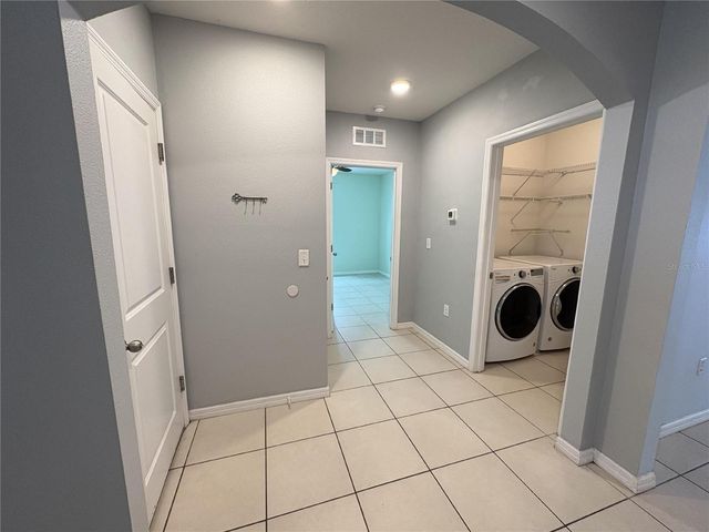 8216 BILSTON VILLAGE LANE, Gibsonton, FL 33534