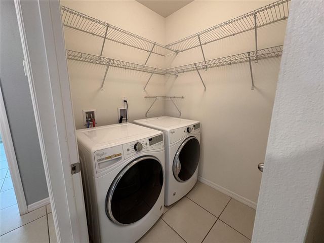 8216 BILSTON VILLAGE LANE, Gibsonton, FL 33534