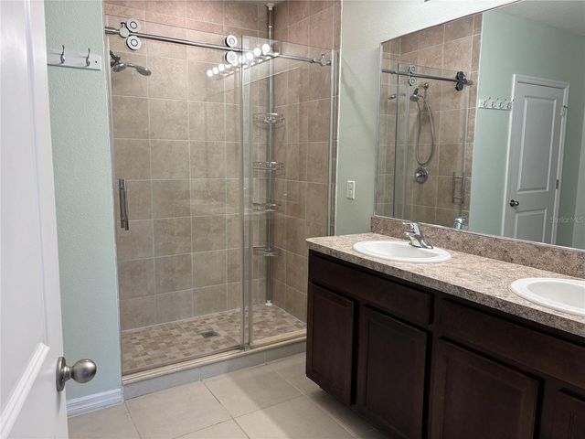 8216 BILSTON VILLAGE LANE, Gibsonton, FL 33534