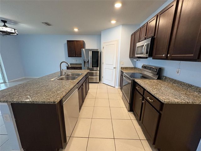 8216 BILSTON VILLAGE LANE, Gibsonton, FL 33534