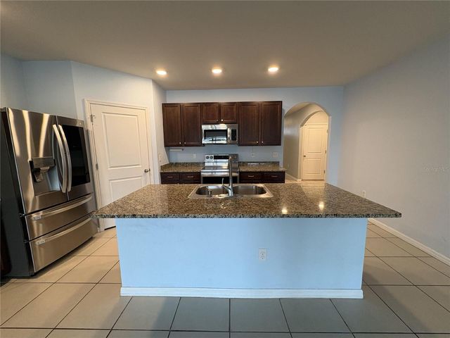 8216 BILSTON VILLAGE LANE, Gibsonton, FL 33534