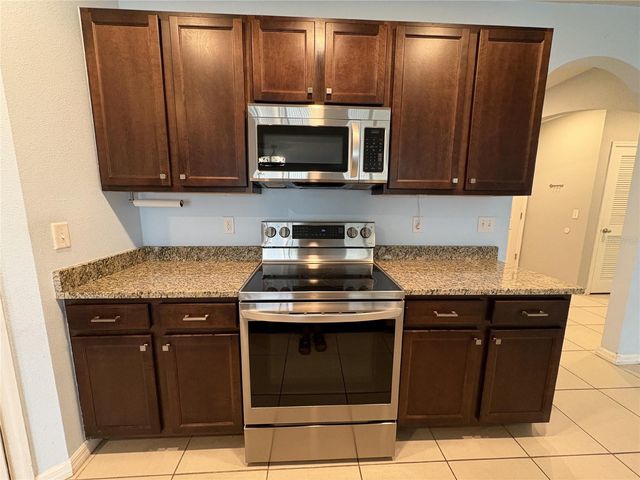 8216 BILSTON VILLAGE LANE, Gibsonton, FL 33534