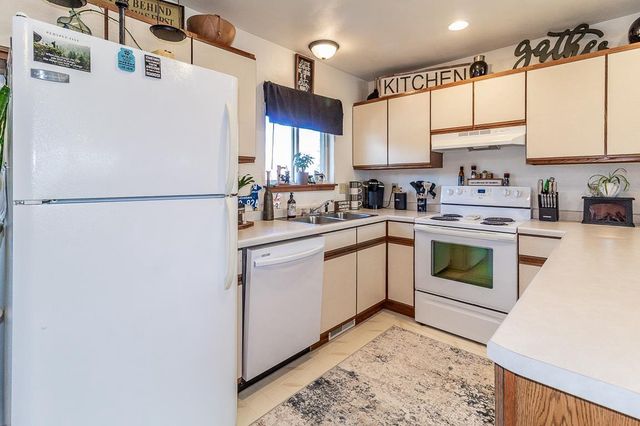 115 WILLIAM COURT, Hortonville, WI 54944