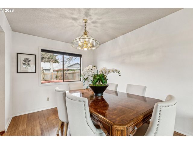 2931 Se CORNUTT St, Hillsboro, OR 97123