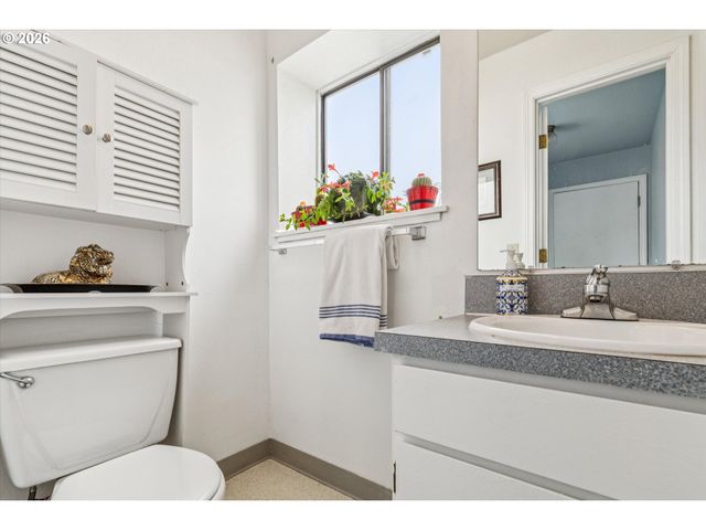 2931 Se CORNUTT St, Hillsboro, OR 97123