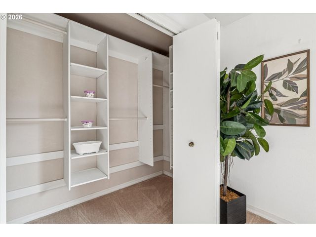 2931 Se CORNUTT St, Hillsboro, OR 97123