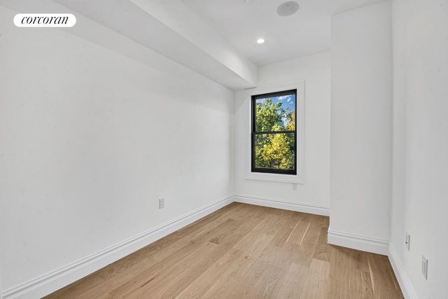 408 MONROE Street, New York City, NY 11221