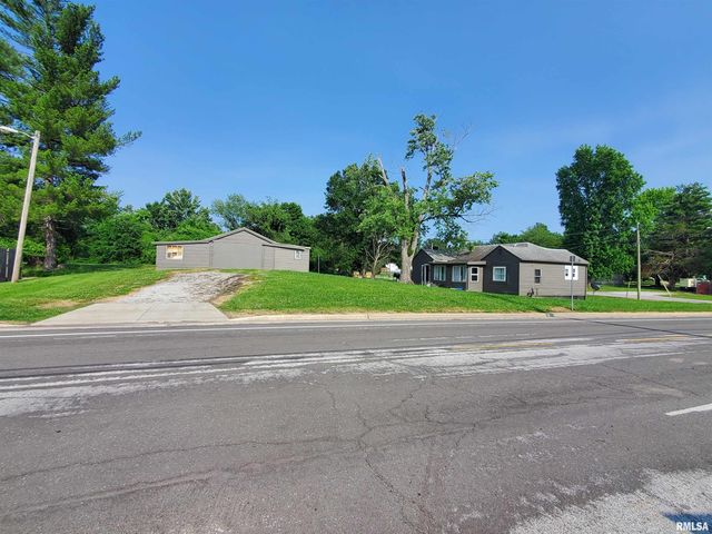 1902 Old West Main Street, Carbondale, IL 62901