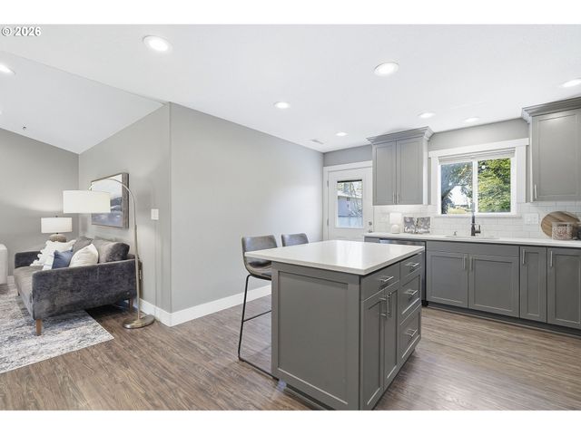 6506 Se HEMLOCK St, Milwaukie, OR 97222