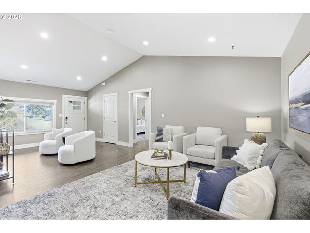 6506 Se HEMLOCK St, Milwaukie, OR 97222