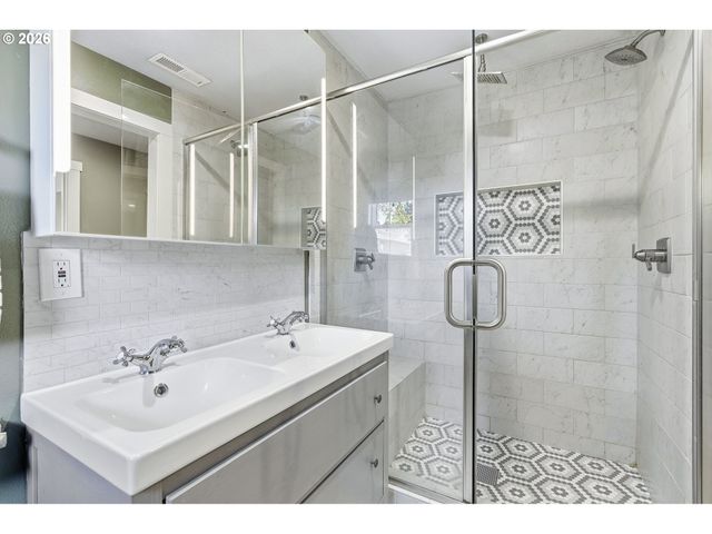 6506 Se HEMLOCK St, Milwaukie, OR 97222