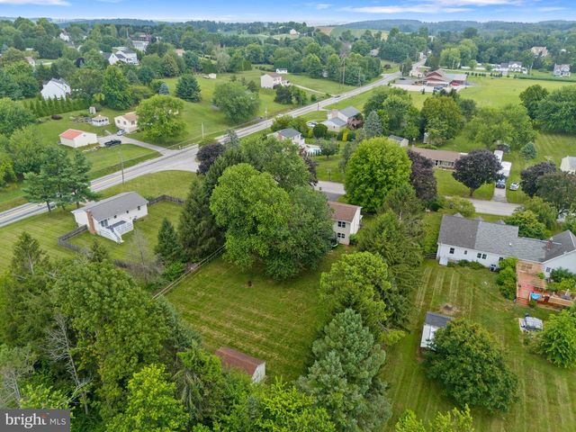 656 JULI DR, New Freedom, PA 17349