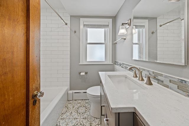 2850 W Chase Avenue, Chicago, IL 60645