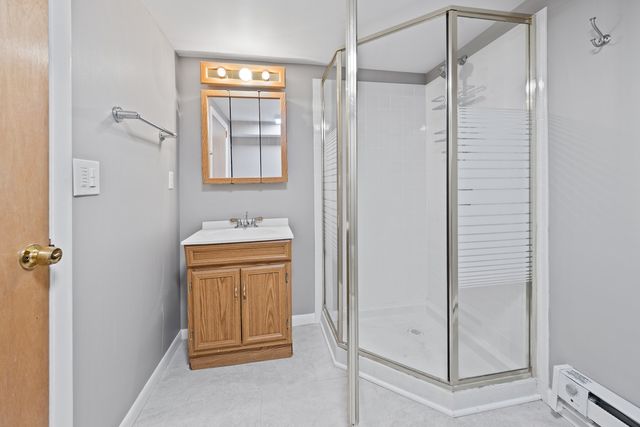 2850 W Chase Avenue, Chicago, IL 60645