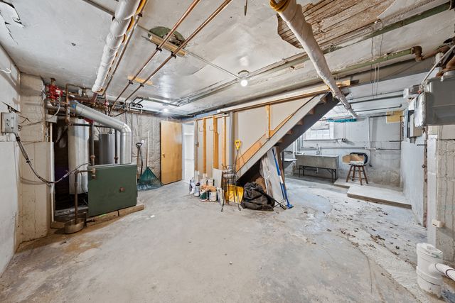 2850 W Chase Avenue, Chicago, IL 60645