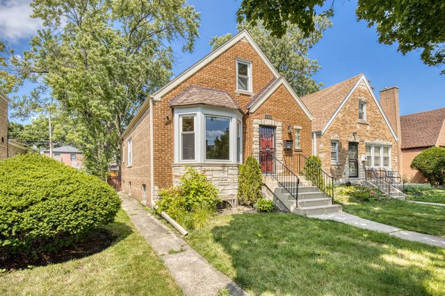 2850 W Chase Avenue, Chicago, IL 60645