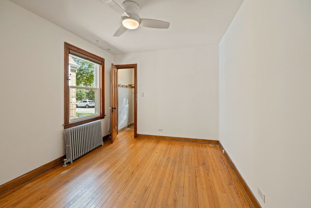 2850 W Chase Avenue, Chicago, IL 60645