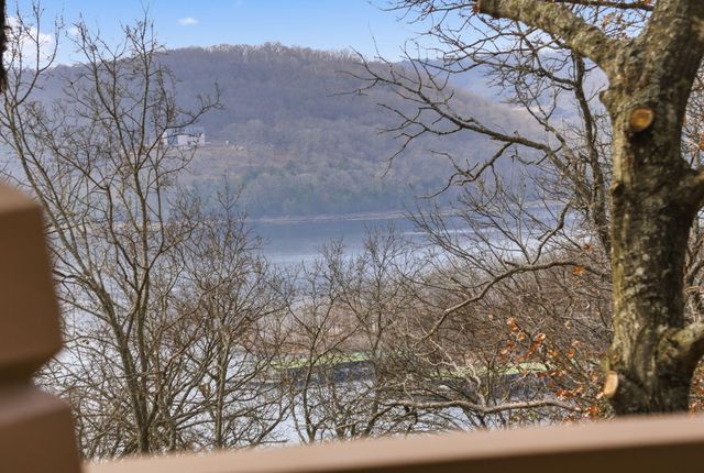 342 Foxtrail Drive, Branson West, MO 65737