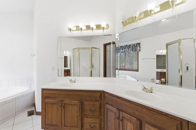 342 Foxtrail Drive, Branson West, MO 65737