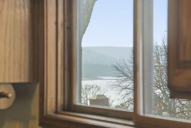 342 Foxtrail Drive, Branson West, MO 65737