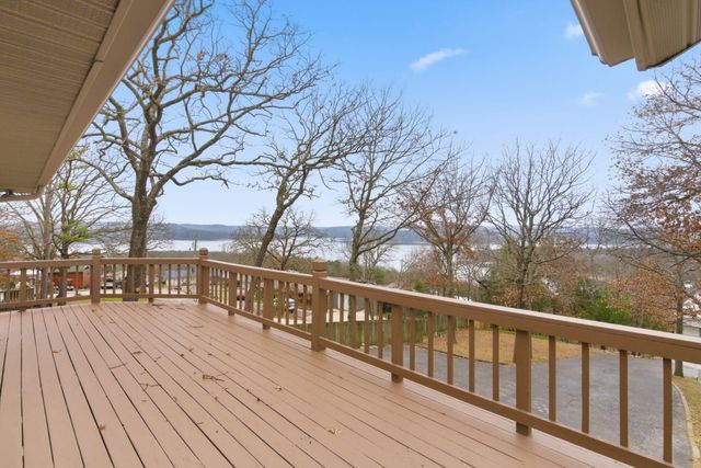 342 Foxtrail Drive, Branson West, MO 65737