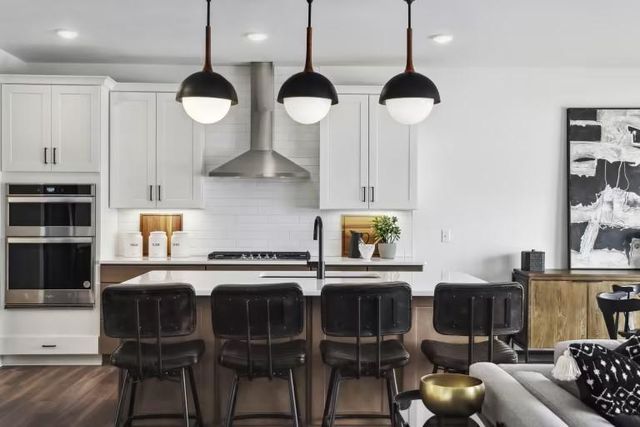 1533 149th Street W, Rosemount, MN 55068