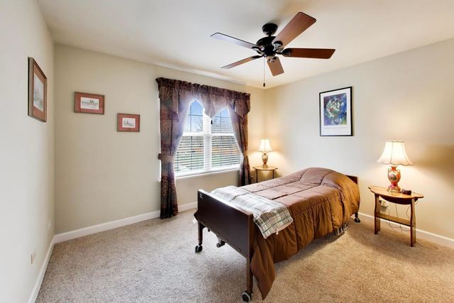 5660 Trinity Court, Gurnee, IL 60031