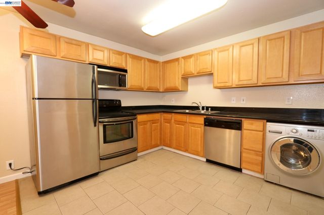 16006 E.14th Street 204, Ashland, CA 94578