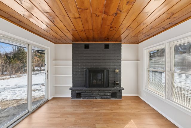 12323 S 74th Avenue, Palos Heights, IL 60463