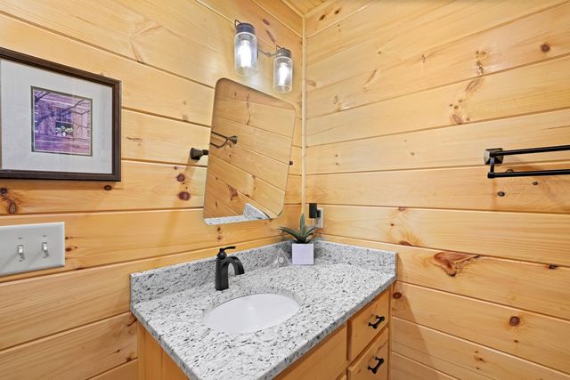 207 Bentley Cove, Murphy, NC 28906