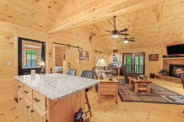 207 Bentley Cove, Murphy, NC 28906