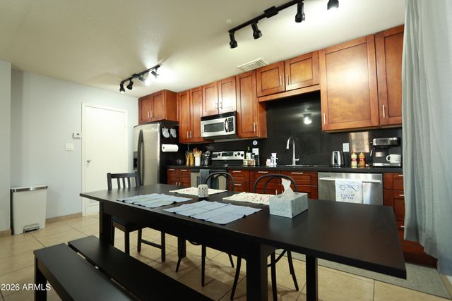 3511 E BASELINE Road 1233, Phoenix, AZ 85042