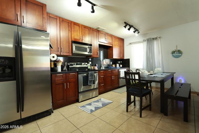 3511 E BASELINE Road 1233, Phoenix, AZ 85042