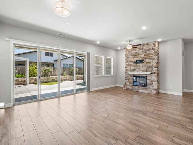 1751 N Kaweah Avenue, Clovis, CA 93619