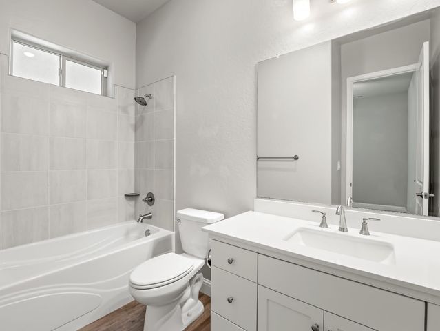 1751 N Kaweah Avenue, Clovis, CA 93619