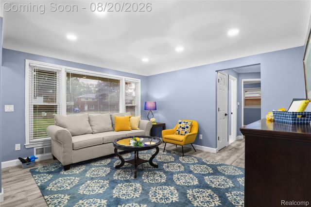 24241 Coolidge Highway, Oak Park, MI 48237