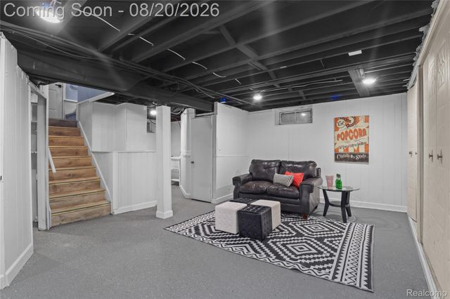 24241 Coolidge Highway, Oak Park, MI 48237